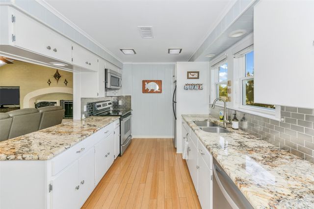 103 Robin Avenue, Weatherford, TX 76086