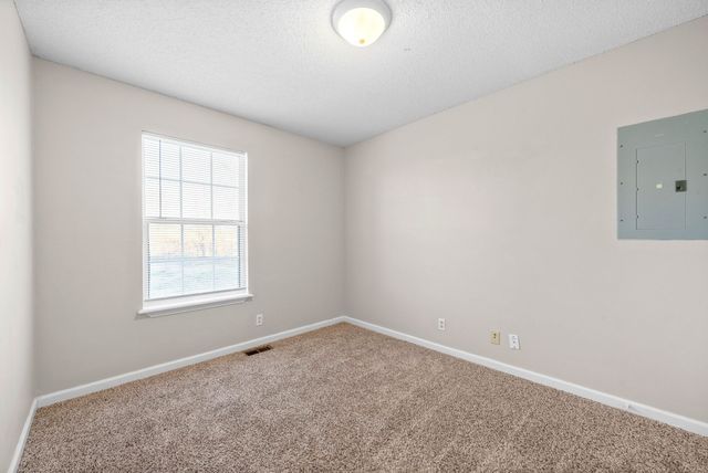 125 Grant Ave, Oak Grove, KY 42262