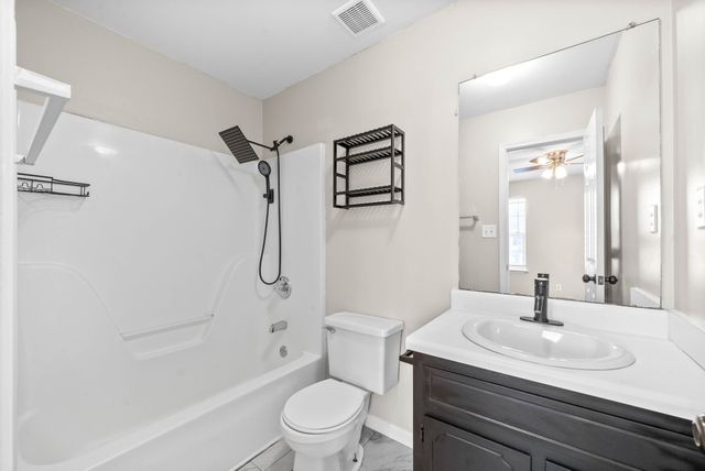 125 Grant Ave, Oak Grove, KY 42262