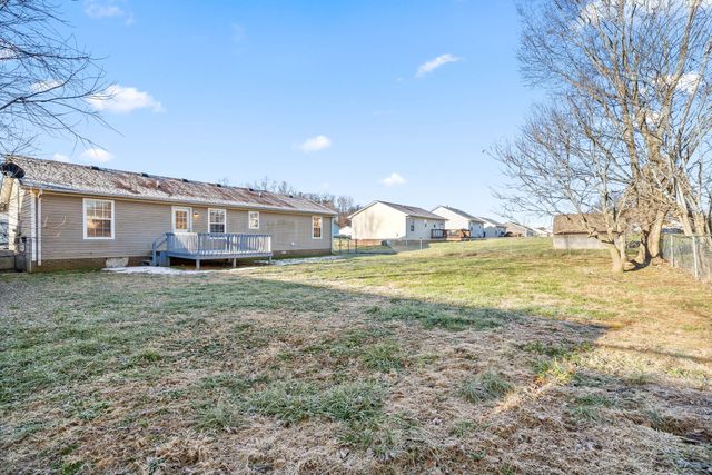 125 Grant Ave, Oak Grove, KY 42262