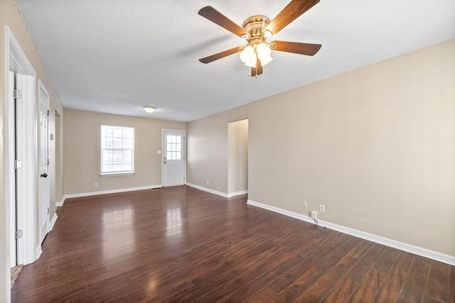 125 Grant Ave, Oak Grove, KY 42262