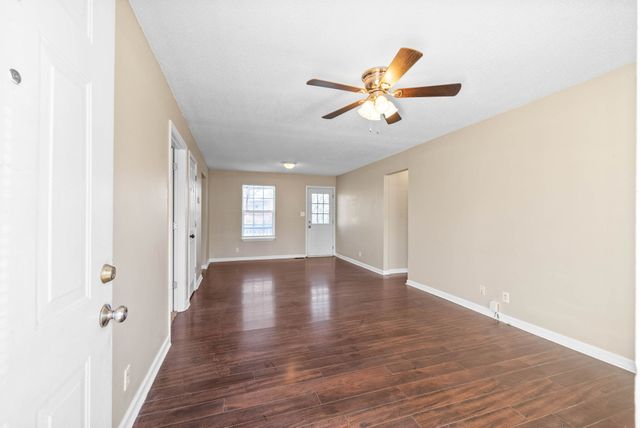 125 Grant Ave, Oak Grove, KY 42262