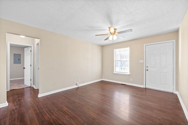 125 Grant Ave, Oak Grove, KY 42262