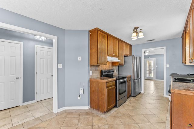 111 Chadwyck Lane, Bonaire, GA 31005