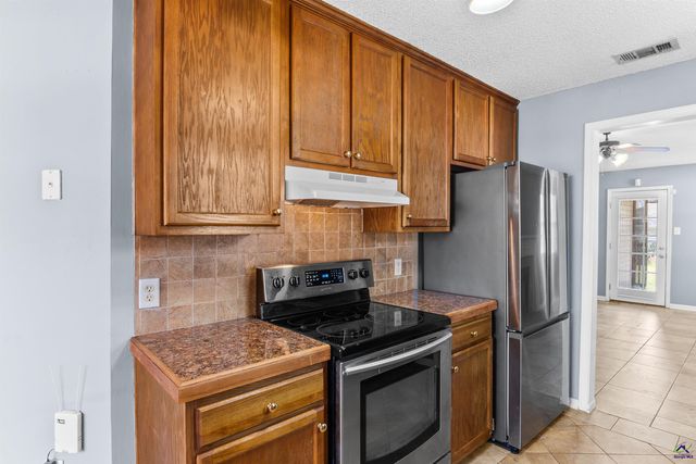 111 Chadwyck Lane, Bonaire, GA 31005