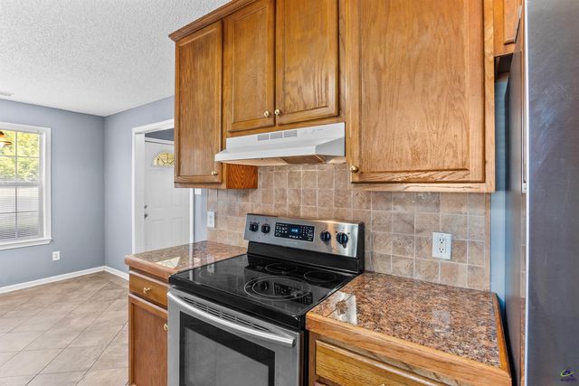 111 Chadwyck Lane, Bonaire, GA 31005