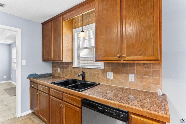 111 Chadwyck Lane, Bonaire, GA 31005