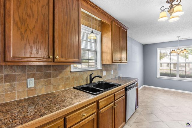 111 Chadwyck Lane, Bonaire, GA 31005