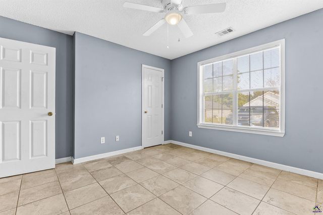 111 Chadwyck Lane, Bonaire, GA 31005