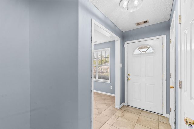 111 Chadwyck Lane, Bonaire, GA 31005