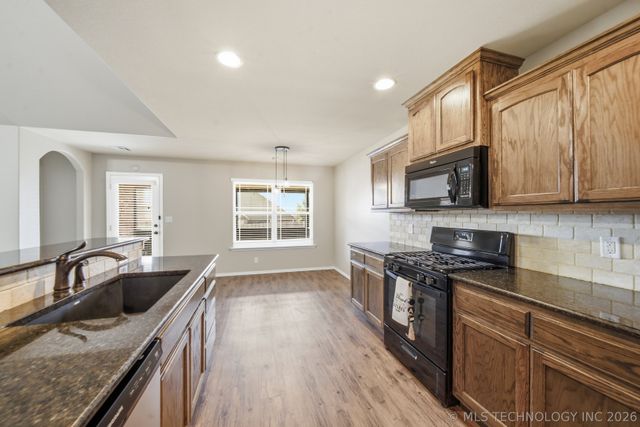 13328 S 21st Place, Bixby, OK 74008