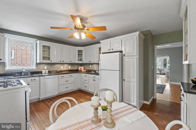 10 SANFORD AVE, Catonsville, MD 21228