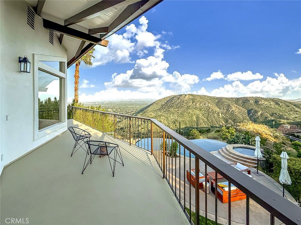 Image 20 of property listing at 130 Dapplegray, Bell Canyon, CA 91307