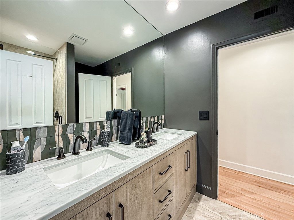 Image 24 of property listing at 130 Dapplegray, Bell Canyon, CA 91307
