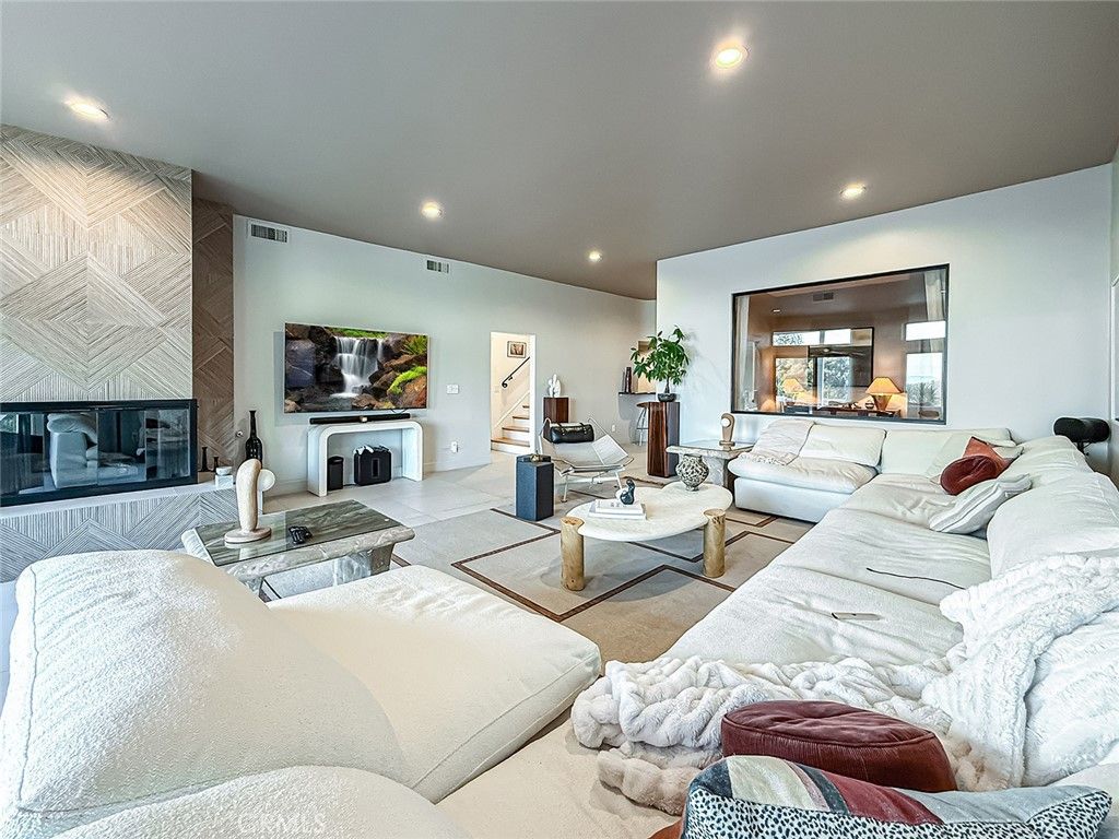 Image 27 of property listing at 130 Dapplegray, Bell Canyon, CA 91307