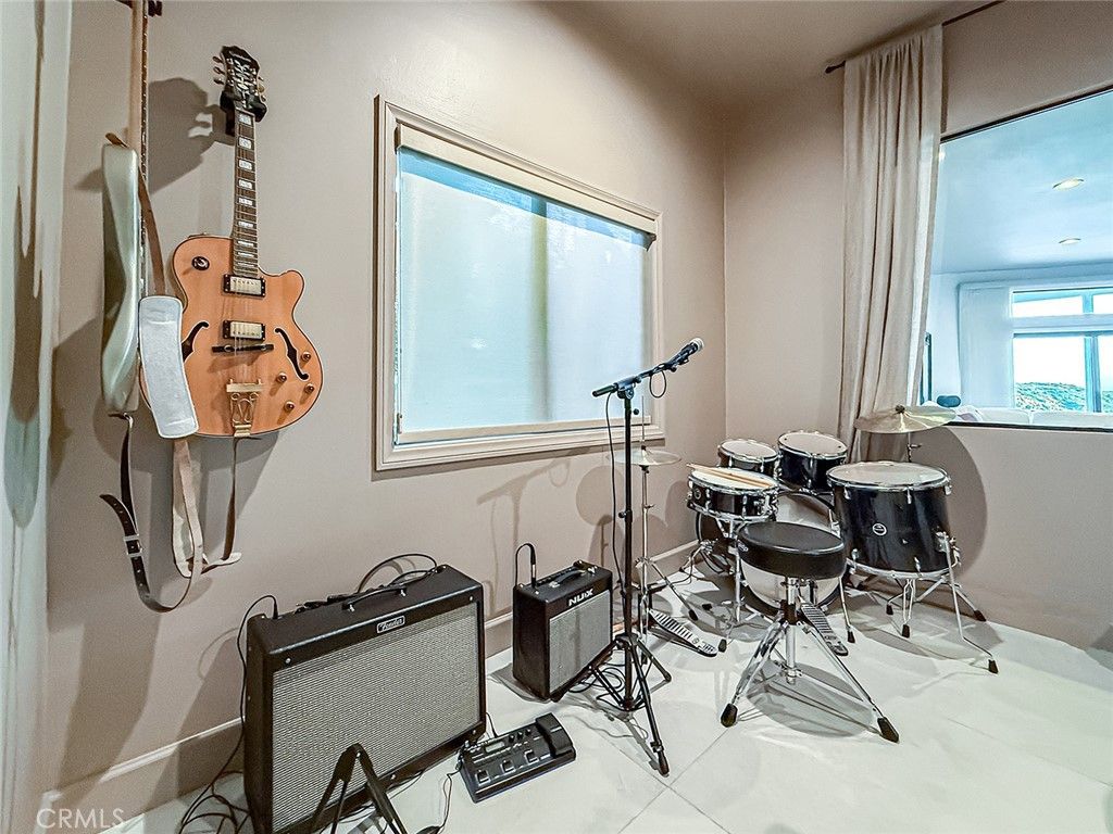 Image 30 of property listing at 130 Dapplegray, Bell Canyon, CA 91307
