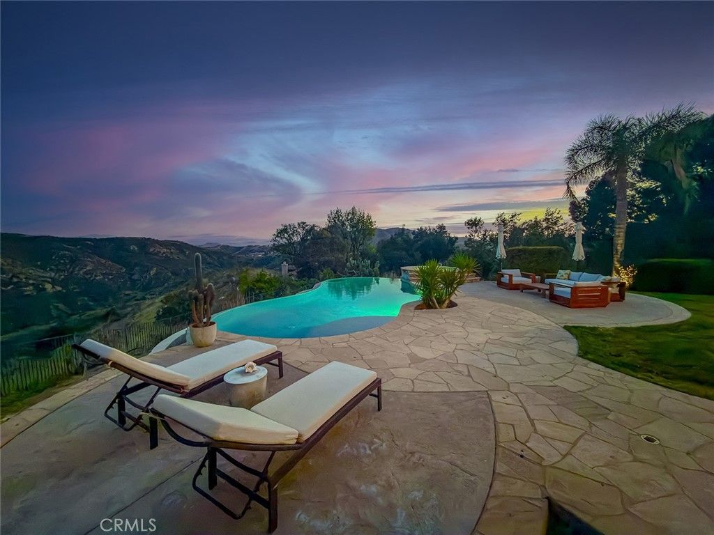 Image 38 of property listing at 130 Dapplegray, Bell Canyon, CA 91307