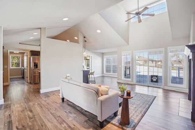 726 Greystone Lane, Middleton, WI 53562