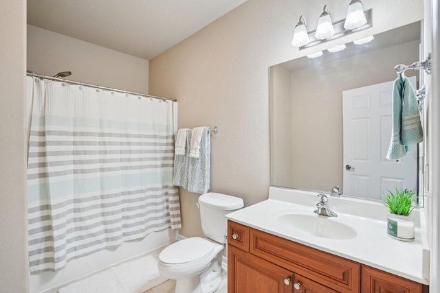 726 Greystone Lane, Middleton, WI 53562