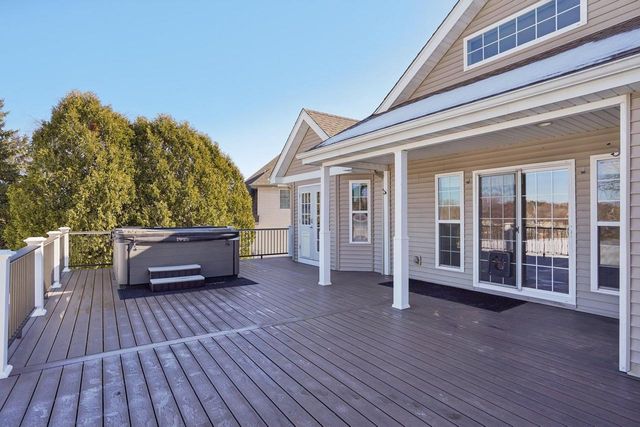 726 Greystone Lane, Middleton, WI 53562