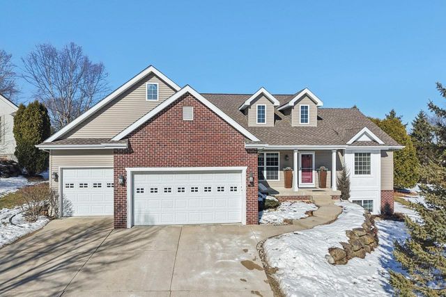 726 Greystone Lane, Middleton, WI 53562