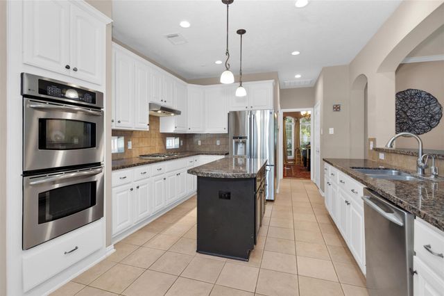 138 S Evangeline Oaks Circle, The Woodlands, TX 77384