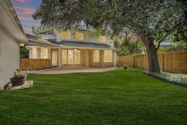 138 S Evangeline Oaks Circle, The Woodlands, TX 77384