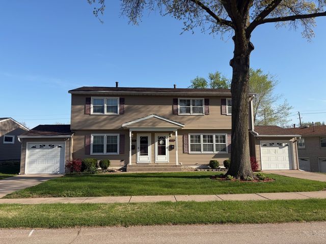 4731 18 AVE CT Avenue, Moline, IL 61265