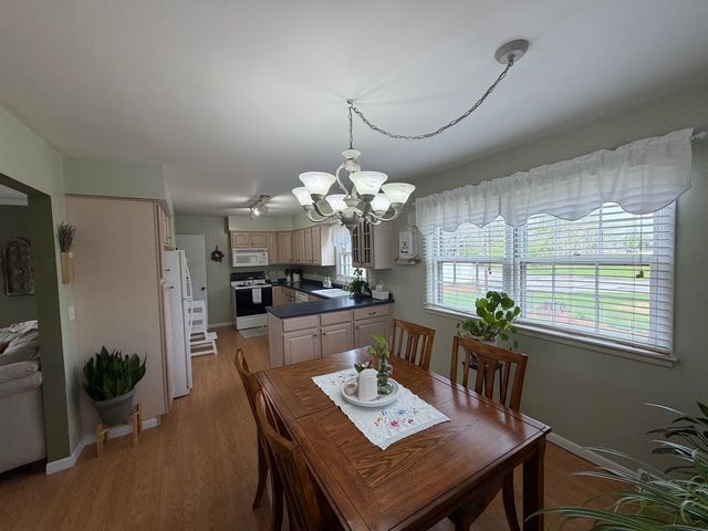 4731 18 AVE CT Avenue, Moline, IL 61265