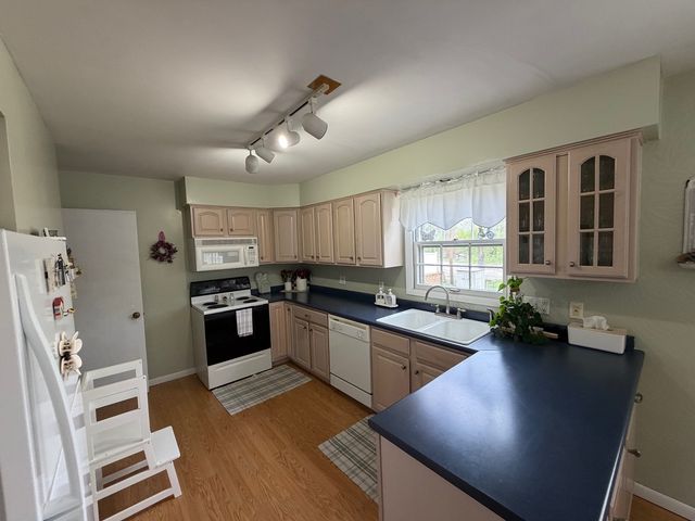 4731 18 AVE CT Avenue, Moline, IL 61265