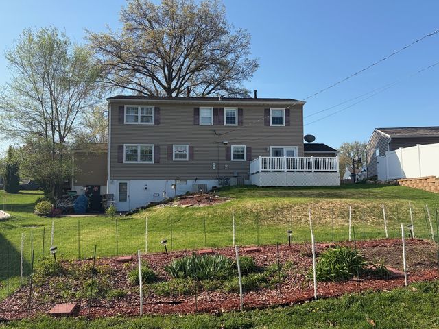 4731 18 AVE CT Avenue, Moline, IL 61265