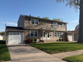 4731 18 AVE CT Avenue, Moline, IL 61265