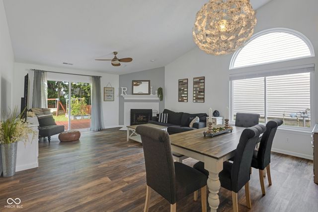 1015 E Killian Drive, Mooresville, IN 46158