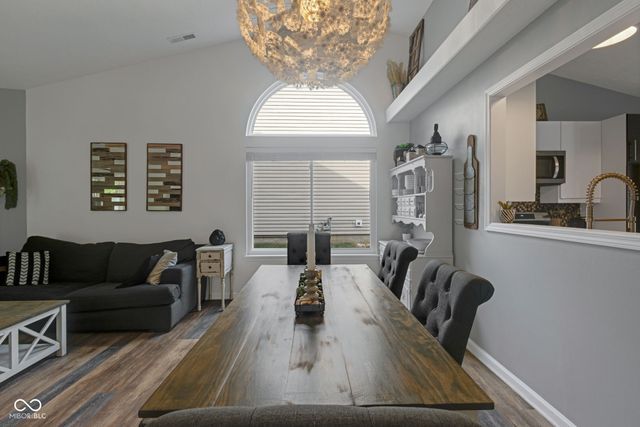 1015 E Killian Drive, Mooresville, IN 46158