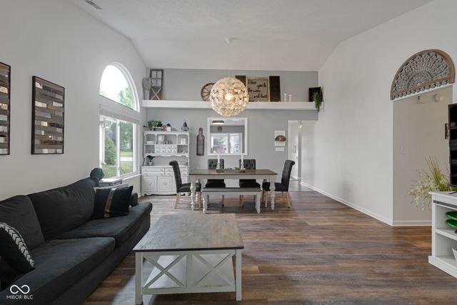 1015 E Killian Drive, Mooresville, IN 46158