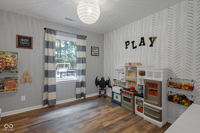 1015 E Killian Drive, Mooresville, IN 46158