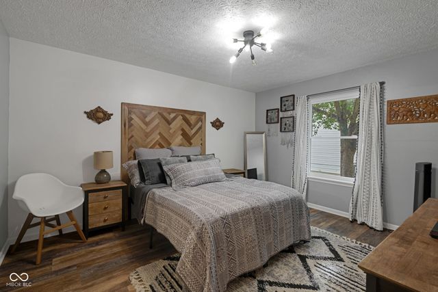 1015 E Killian Drive, Mooresville, IN 46158