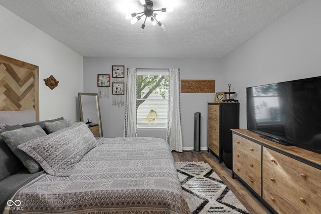 1015 E Killian Drive, Mooresville, IN 46158