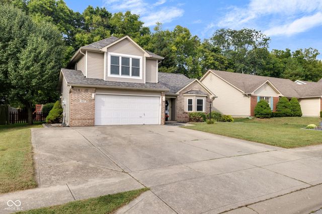 1015 E Killian Drive, Mooresville, IN 46158
