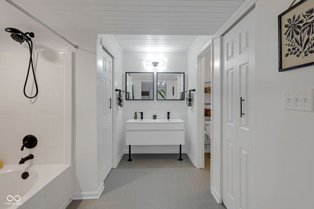 1015 E Killian Drive, Mooresville, IN 46158