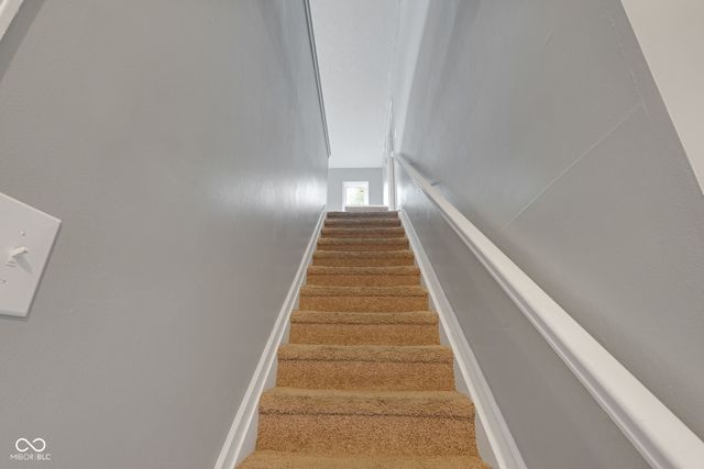 1015 E Killian Drive, Mooresville, IN 46158