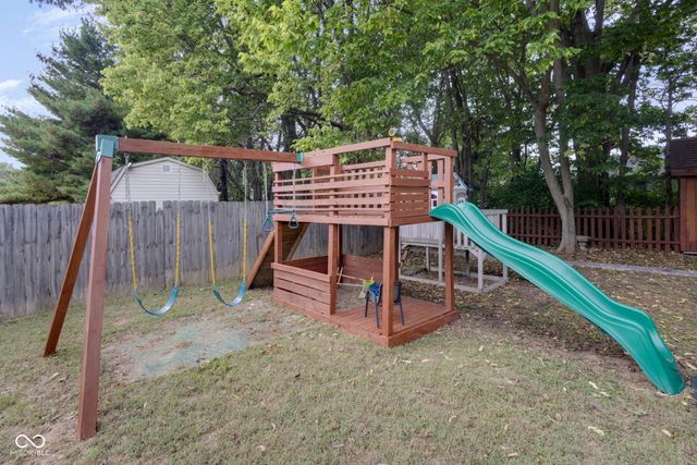 1015 E Killian Drive, Mooresville, IN 46158