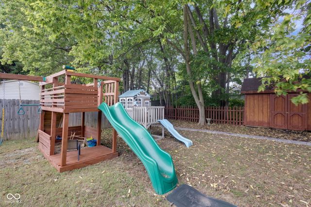 1015 E Killian Drive, Mooresville, IN 46158