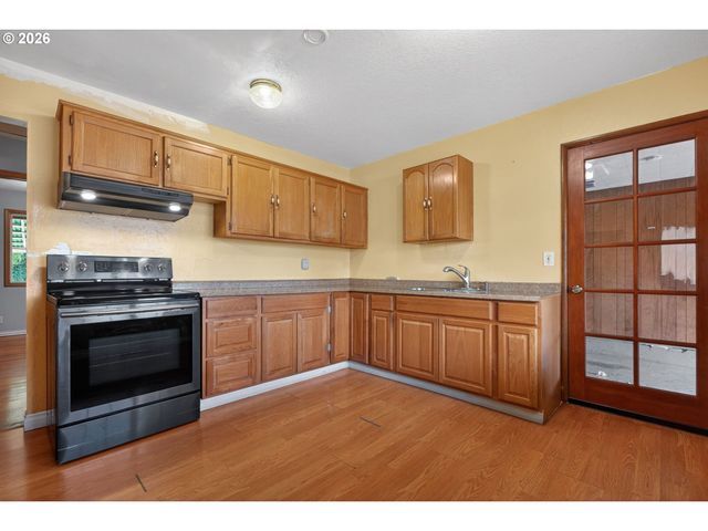 12330 Ne KNOTT St, Portland, OR 97230