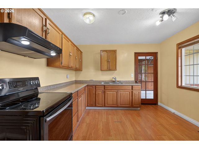 12330 Ne KNOTT St, Portland, OR 97230