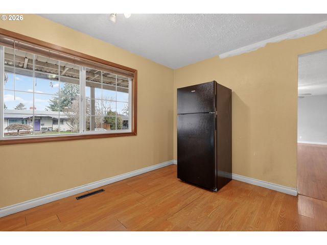 12330 Ne KNOTT St, Portland, OR 97230