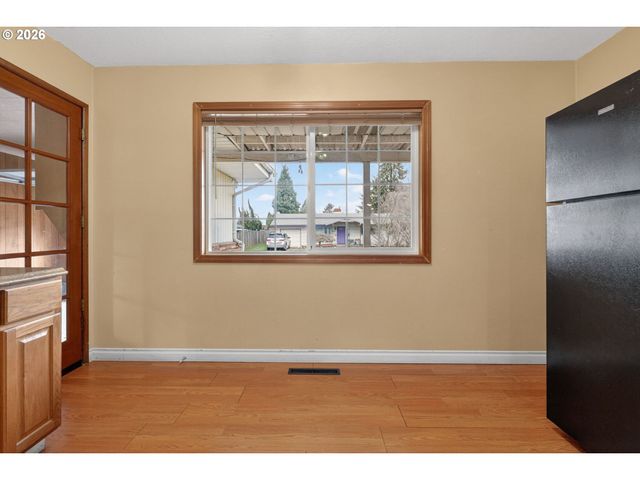 12330 Ne KNOTT St, Portland, OR 97230