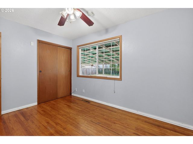 12330 Ne KNOTT St, Portland, OR 97230