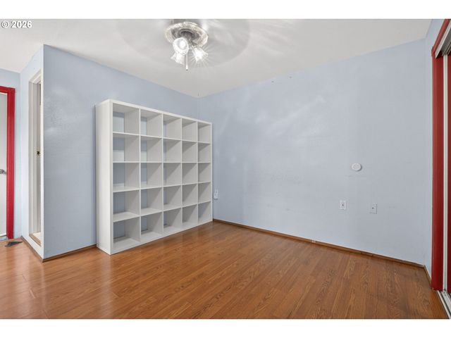 12330 Ne KNOTT St, Portland, OR 97230