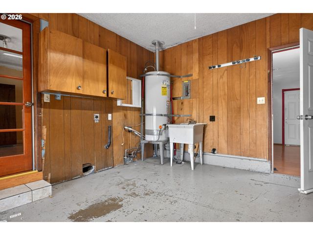 12330 Ne KNOTT St, Portland, OR 97230